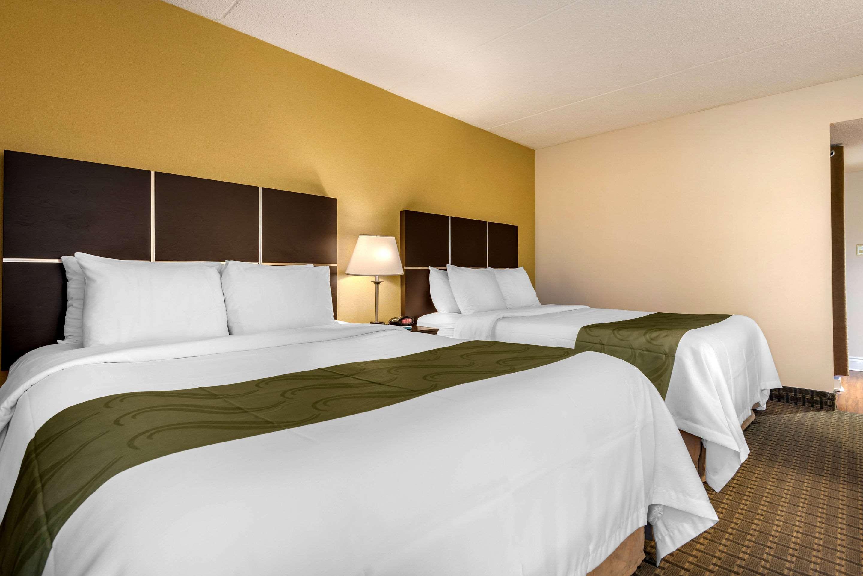Quality Inn & Suites Brampton Exterior photo