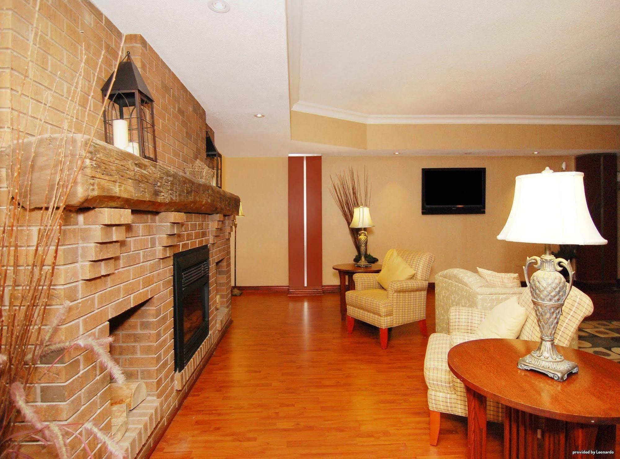 Quality Inn & Suites Brampton Exterior photo